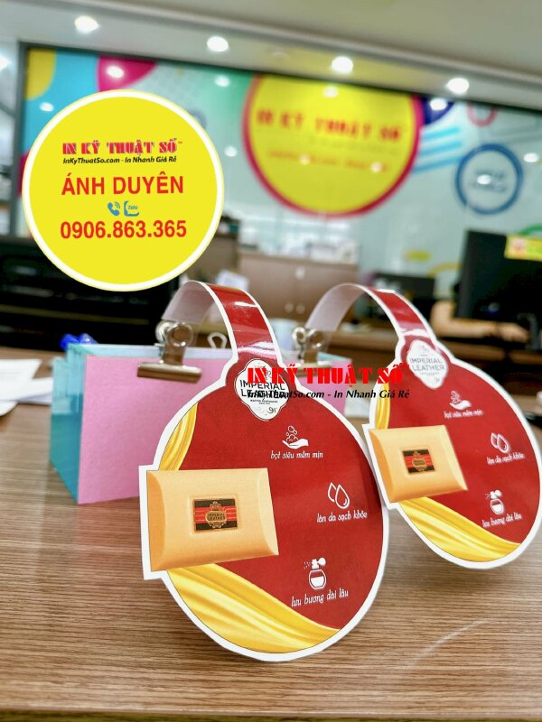 Hanger gắn kẹp wobbler giới thiệu sản phẩm, ấn phẩm quảng cáo mang phong cách chuyên nghiệp và sang trọng