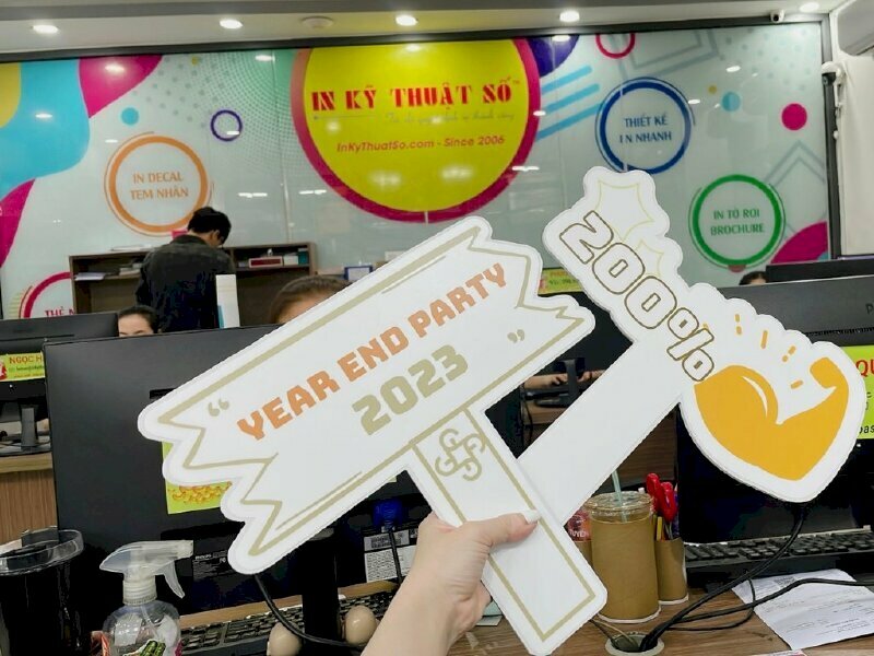 In hashtag cầm tay sự kiện công ty, hashtag sự kiện YEP 2024