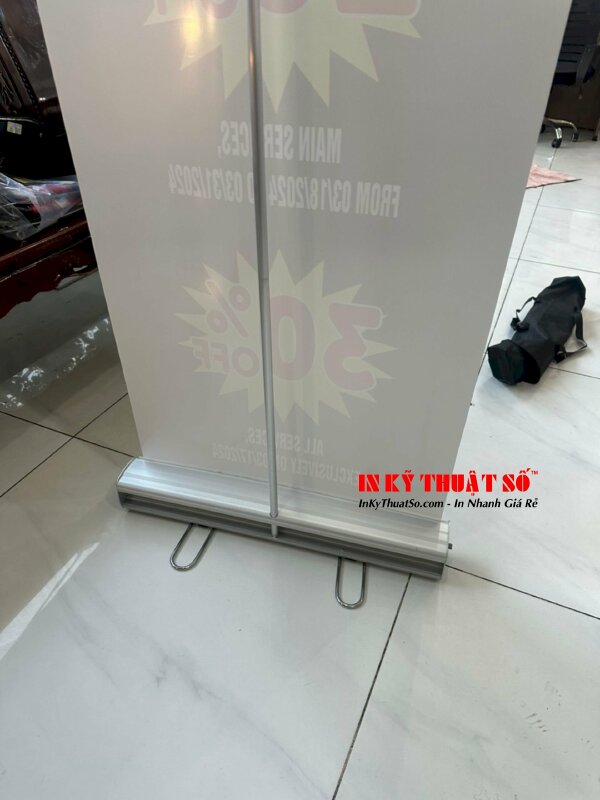 Banner in 1 mặt gắn chân cuốn nhôm 0.6m - In ấn & Gia công tại In Kỹ Thuật Số since 2006