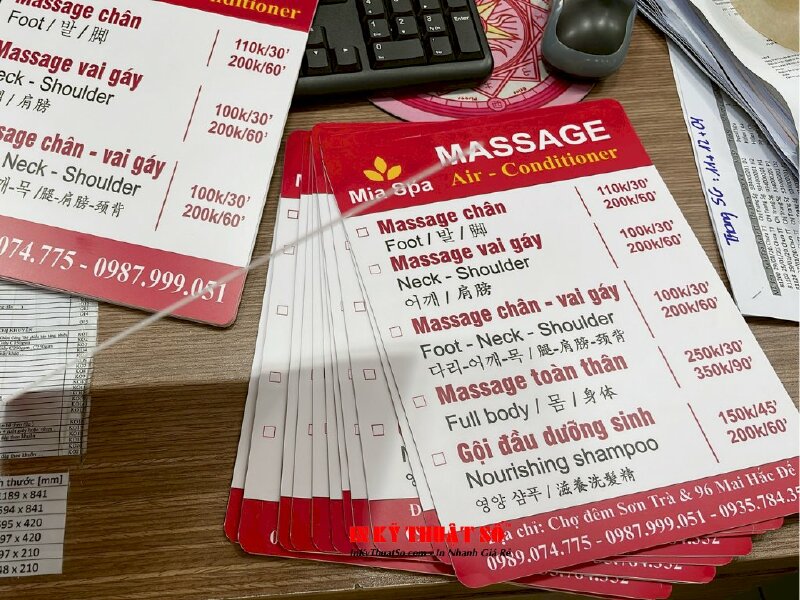 In menu Spa Massage tiếng Việt - tiếng Anh - tiếng Hàn - tiếng Trung, menu nhựa cứng dạng tấm cầm tay - INKTS1186