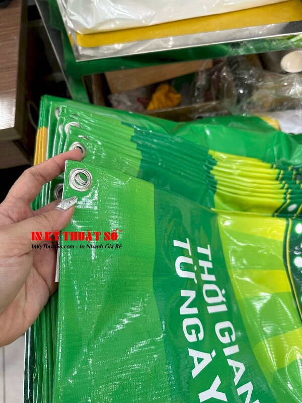 In bạt quảng cáo ngoài trời chất liệu hiflex 3.8dzem
