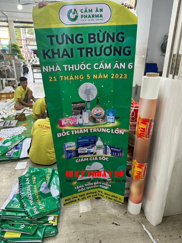 In băng rôn khai trương quầy thuốc, in bạt hiflex áp phích khai trương