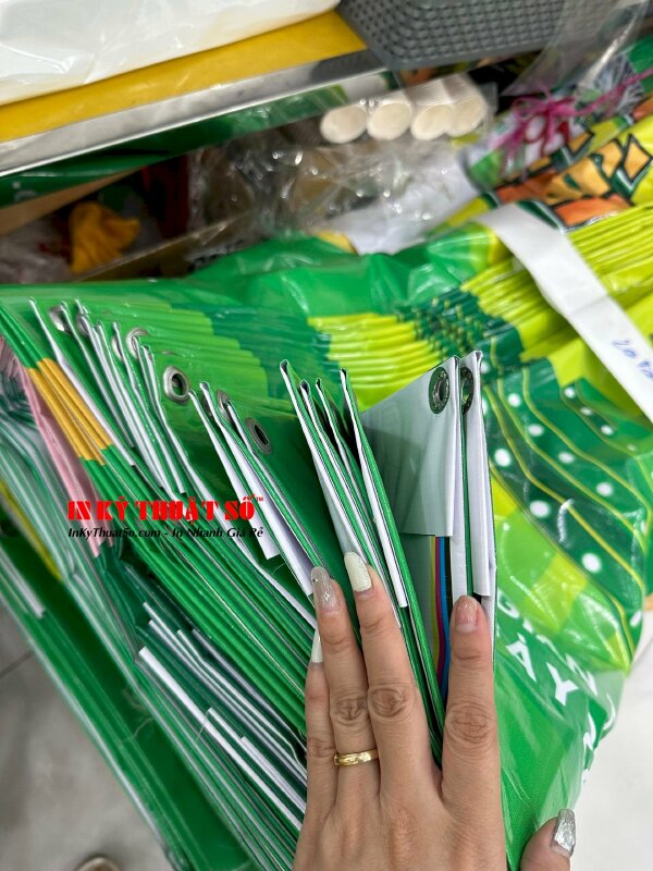 In bạt quảng cáo mọi số lượng, kích thước theo yêu cầu, giao hàng nhanh chóng tận nơi