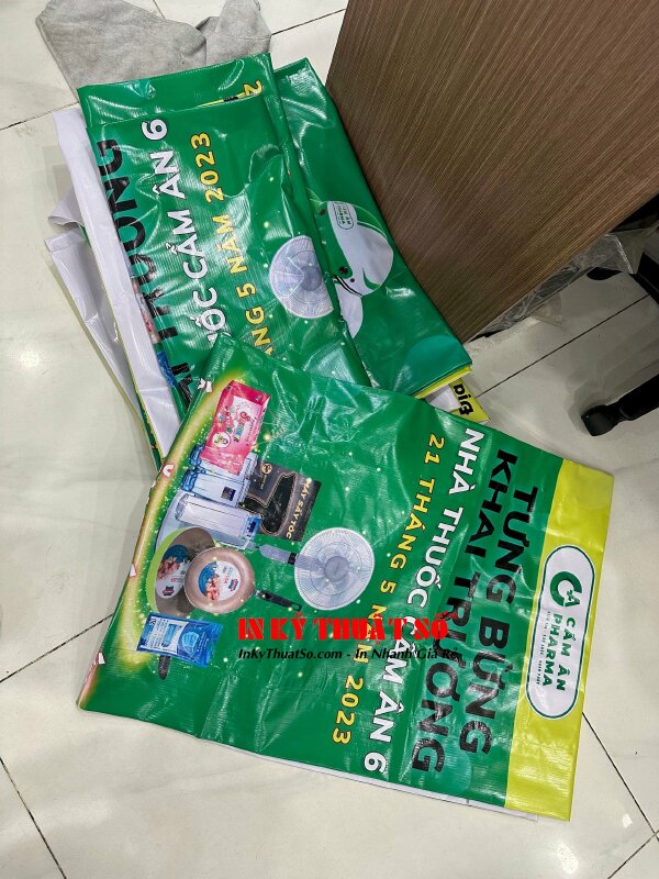 Thiết kế và in băng rôn, áp phích khai trương đẹp, giá rẻ tại TPHCM