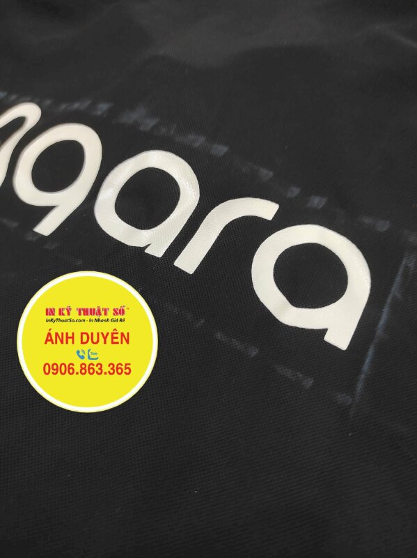 In logo Decal Pu trắng ép nhiệt lên áo thun của khách hàng - Gia công & In ấn tại In Kỹ Thuật Số since 2006