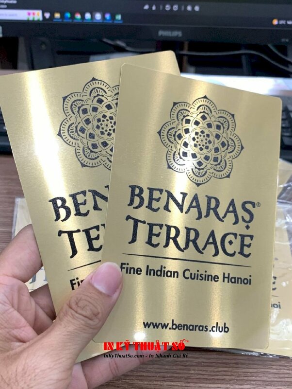 In UV trên nhôm vàng thẻ kim loại mỏng, gắn quyển menu bìa vải cho nhà hàng Ấn Độ cao cấp - INKTS1326