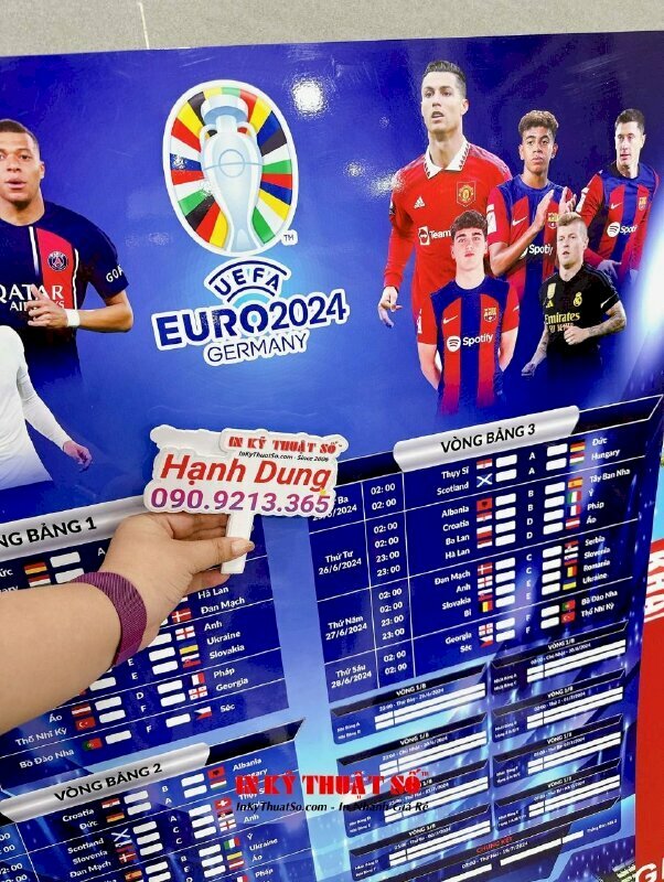 In lịch thi đấu bóng đá kích thước 80cm x 120cm cho quán cafe, quán nhậu siêu sắc nét và chắc chắn