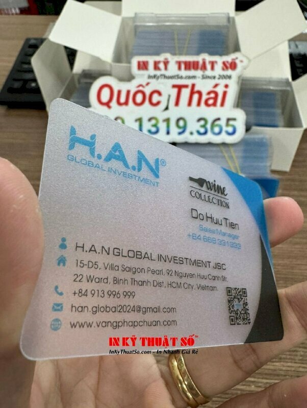 Mẫu Name card nhựa trong suốt với hình ảnh và nội dung sắc nét, màu sắc rõ ràng