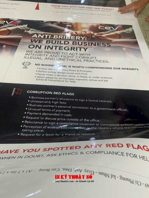 In ảnh khổ lớn bằng công nghệ in phun kỹ thuật số sử dụng mực dầu chất lượng