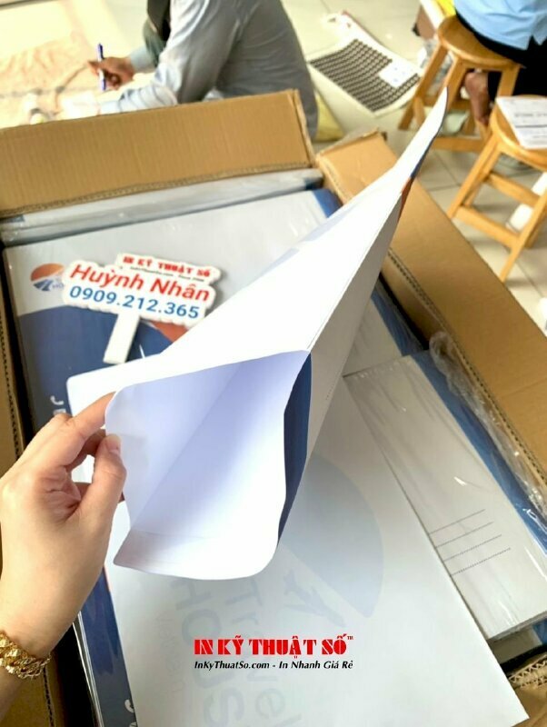 In phong bì cho công ty lữ hành từ chất liệu giấy Fort 120gsm
