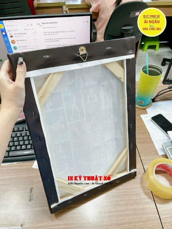 In tranh canvas mực dầu bóng đóng khung sexy tràn viền (khung không viền)