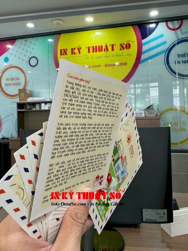 In thiệp chúc mừng 1/6 giấy C300gsm, in 2 mặt và cán bóng - In ấn bời In Kỹ Thuật Số Since 2006