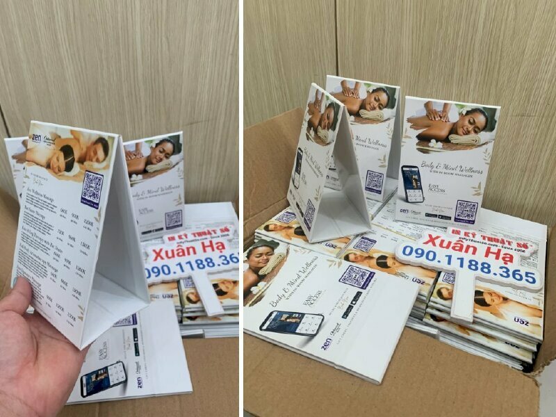 In Tent card tam giác kích thước theo yêu cầu trên chất liệu giấy hiện đại, đế bồi carton