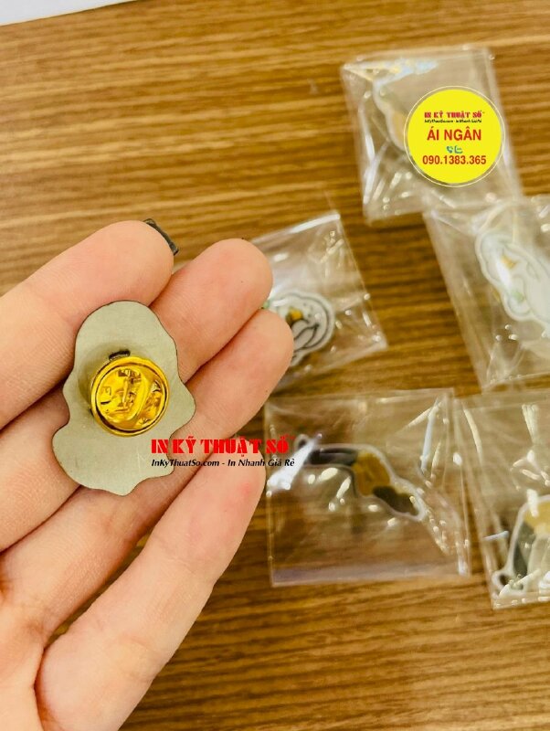 In huy hiệu chibi móc kim cài áo, huy hiệu nhựa đổ keo - INKTS1561