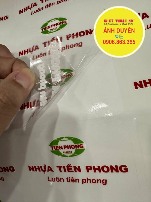 In logo Decal trong công ty nhựa, tem logo in UV mực trắng, bế từng tem - INKTS1461