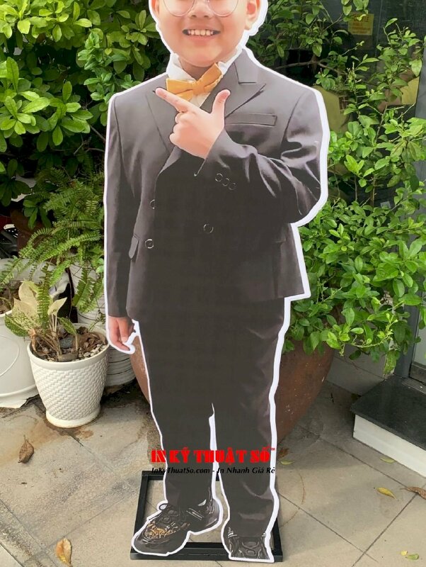 Làm standee hình người cho sự kiện sinh nhật bé trai - INKTS712