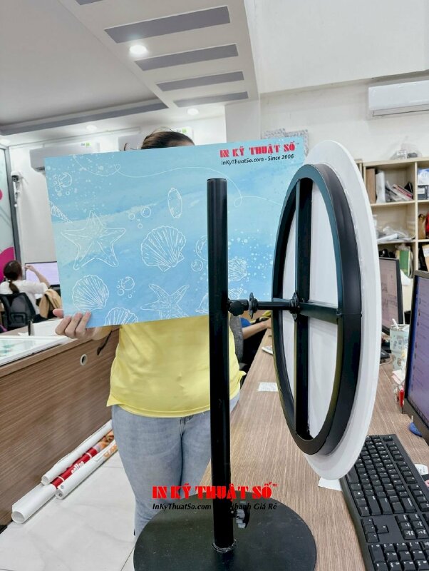 Vòng quay trúng thưởng Standee chân sắt cho Dental Lab - INKTS1047