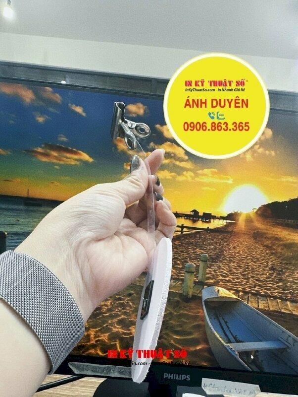 In wobbler quảng cáo sản phẩm ở siêu thị