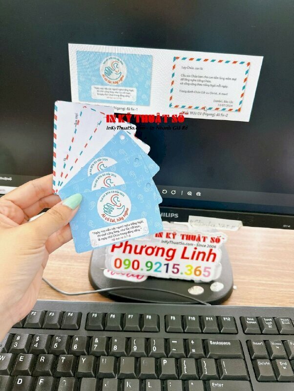 Thẻ nhựa quà tặng in theo yêu cầu chất liệu nhựa PVC 