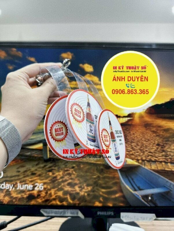 In wobbler, kẹp nhựa sản phẩm chất liệu PP cán format