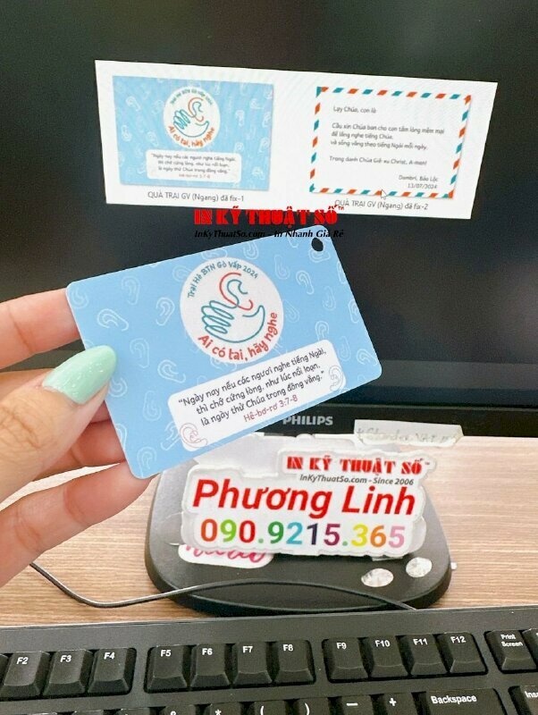 Thẻ nhựa trại sinh được in ấn sắc nét màu sắc sống động tuyệt đẹp