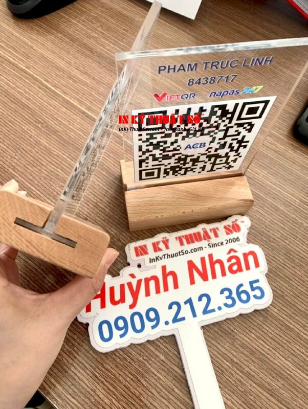 In biển Mica đặt bàn mã QR code thanh toán chuyển khoản ngân hàng - INKTS1781