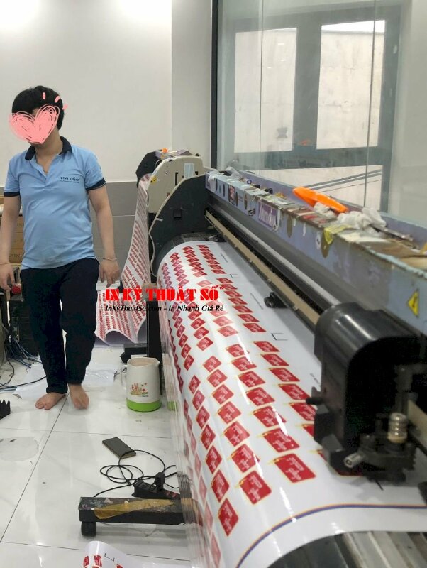 In Decal nhựa sữa, in tem nhãn kỹ thuật số, bế Demi-cut số lượng lớn, hàng gửi đi nước ngoài từ TPHCM - INKTS1737