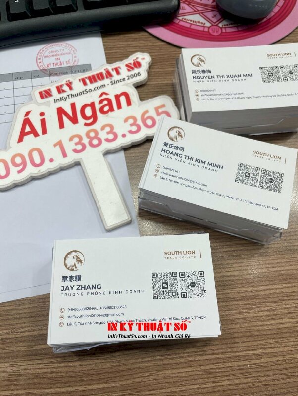 In name card nhân viên kinh doanh, trưởng phòng kinh doanh công ty thương mại quốc tế, name card có in mã QR code WeChat, Zalo - INKTS1831