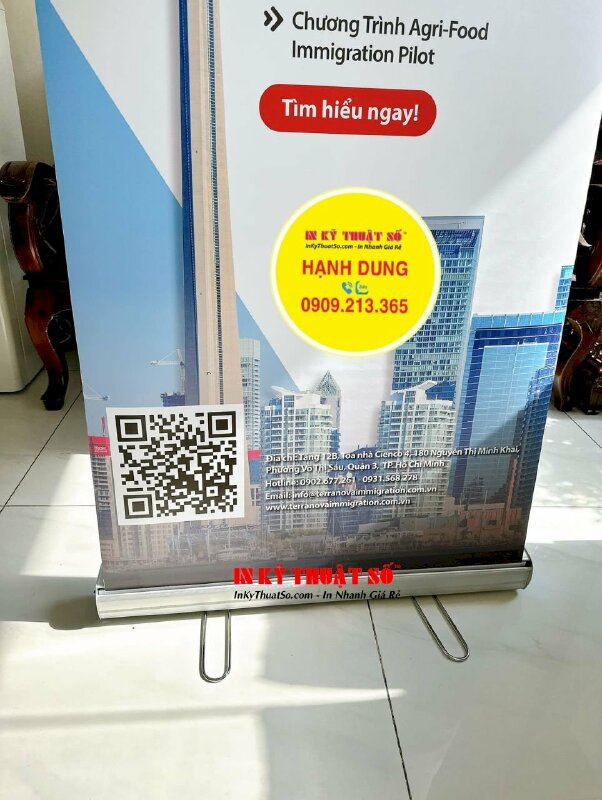 In Poster chất liệu PP sắc nét lắp sẵn khung giá treo banner cuốn nhôm tốt 80cm, in poster định cư Canada - INKTS1805