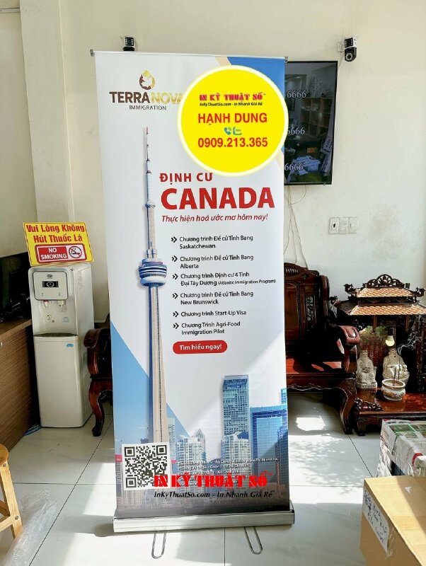 In Poster chất liệu PP sắc nét lắp sẵn khung giá treo banner cuốn nhôm tốt 80cm, in poster định cư Canada - INKTS1805