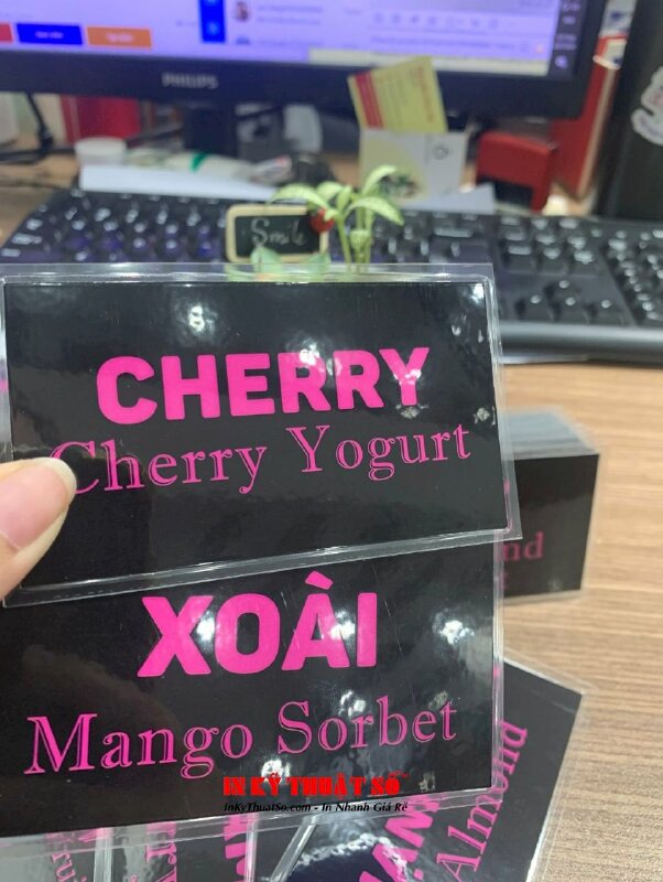 In thẻ giấy ép Plastic các hương vị kem Cherry Yogurt, Xoài Mango Sorbet, Me Tamarind Sorbet song ngữ Việt Anh - INKTS1710