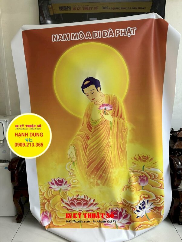 In tranh Phật treo tường Phật Ai Di Đà đứng tay cầm hoa sen Nam Mô A Di Đà Phật, in tranh vải Canvas cao cấp - INKTS1843