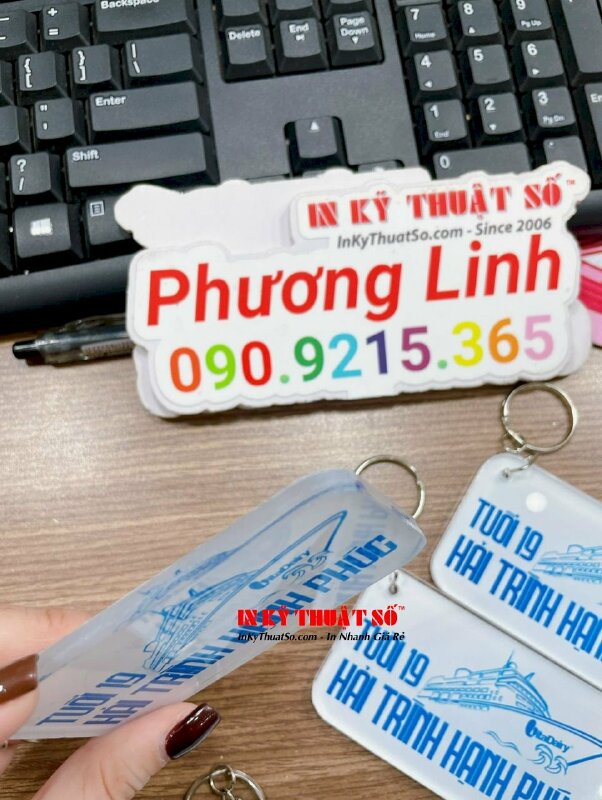 Làm móc chìa khóa mica in slogan tổ chức cộng đồng, logo nhà tài trợ - INKTS1789