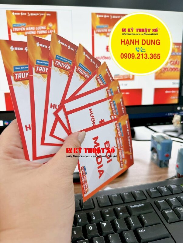 Làm thẻ đeo ban tổ chức sự kiện Đội Media, Đội Hướng Dẫn Viên, thẻ giấy Couche - INKTS1810