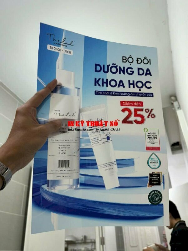 In backlit film biển hộp đèn siêu mỏng, poster giới thiệu sản phẩm mỹ phẩm chăm sóc da, dưỡng da tại các cửa hàng đại lý, phân phối