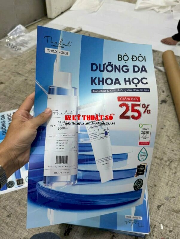 In backlit film quảng cáo cho các cửa hàng đại lý, phân phối