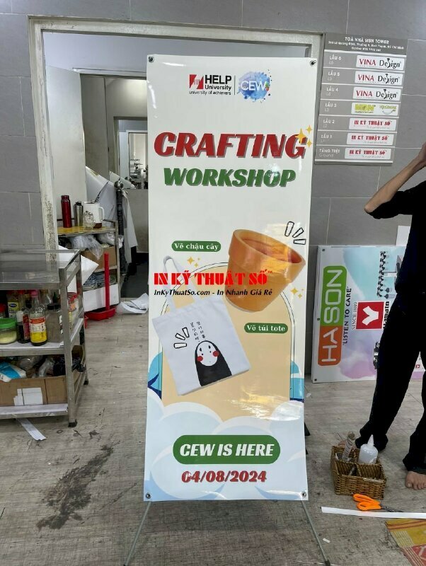 In poster lắp standee chân X khổ 60cm x 160cm quảng cáo sự kiện Crafting Workshop