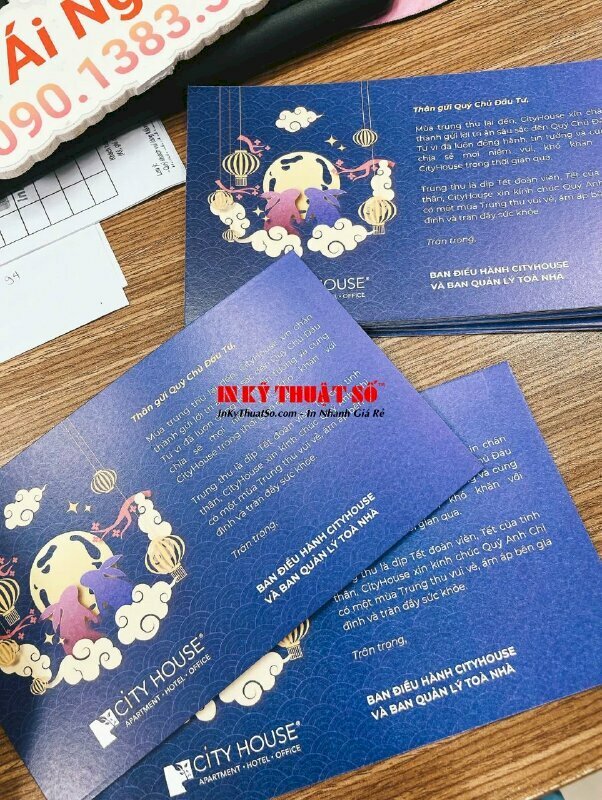 Thiệp Trung Thu được in từ chất liệu giấy Econo 350gsm bảo vệ môi trường