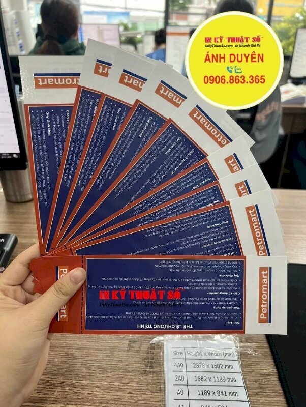 In voucher số lượng ít chất liệu giấy C200gsm cán màng bóng