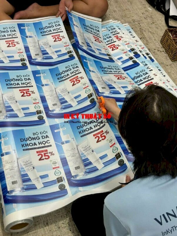 In backlit film không keo làm biển hộp đèn siêu mỏng