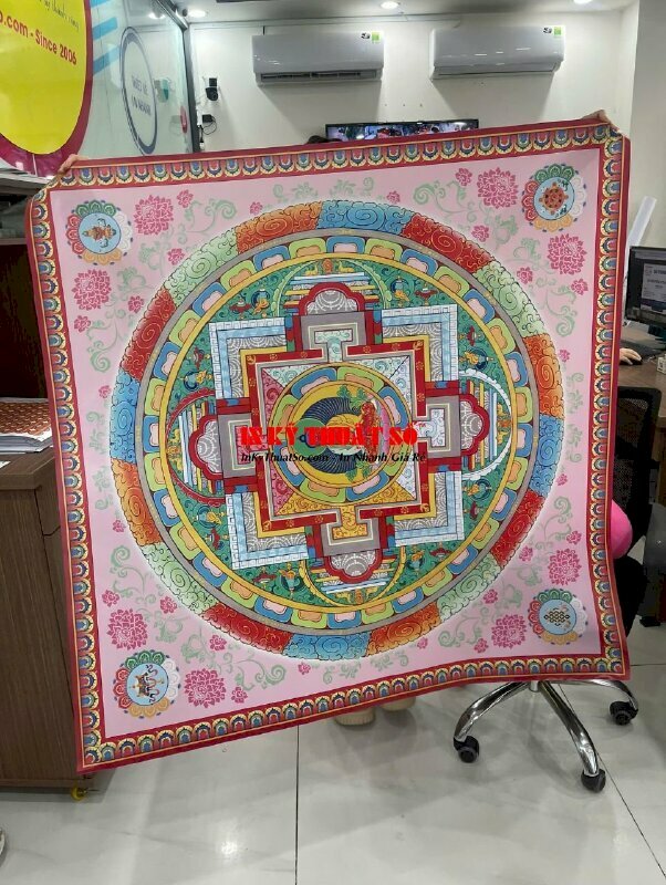 Tranh Mandala Kalachakra, một biểu tượng đặc biệt của Mật Tông Kim Cương Thừa được in trên vải Silk bởi In Kỹ Thuật Số Since 2006