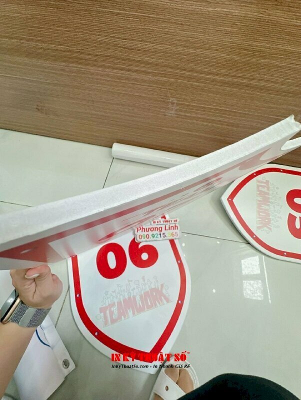 In PP mực dầu cán format làm mô hình khiên biển số hướng dẫn Team Work ngoài trời