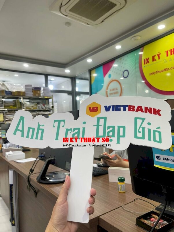 Hashtag cầm tay Anh Trai Đạp Gió - MSN483