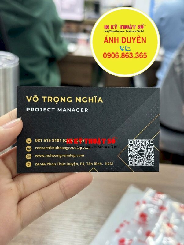 In name card rèm cửa chức danh Project Manager Quản lý dự án công ty màn rèm cửa cao cấp, in card giấy mỹ thuật, có mã QRcode chat Zalo - INKTS1903