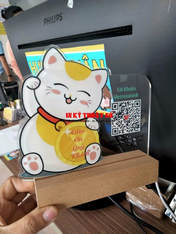 In standee nhỏ để bàn bảng Mica QR code  thanh toán chuyển khoản ngân hàng cho công ty - INKTS2004