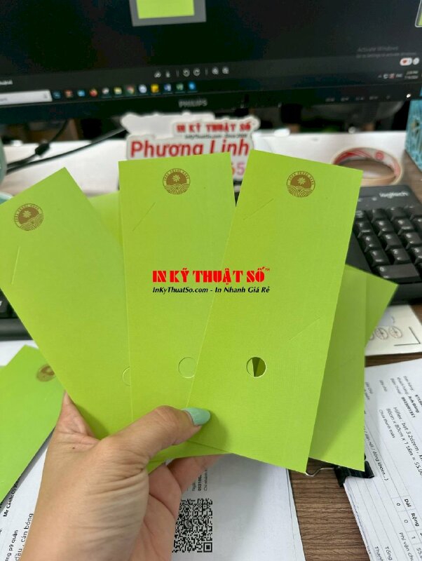 In tag giấy treo theo yêu cầu cho Chùa, bấm lỗ tròn 5li, cấn theo file - INKTS1863