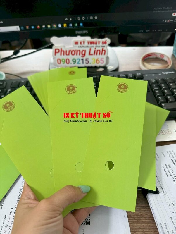 In tag giấy treo theo yêu cầu cho Chùa, bấm lỗ tròn 5li, cấn theo file - INKTS1863