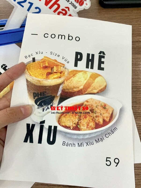 In tờ menu combo nước & bánh gắn kẹp menu gỗ để bàn khổ A5, in giấy mỹ thuật đẹp - INKTS1891