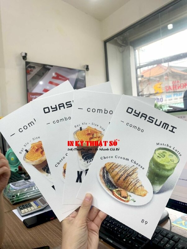 In tờ menu combo nước & bánh gắn kẹp menu gỗ để bàn khổ A5, in giấy mỹ thuật đẹp - INKTS1891