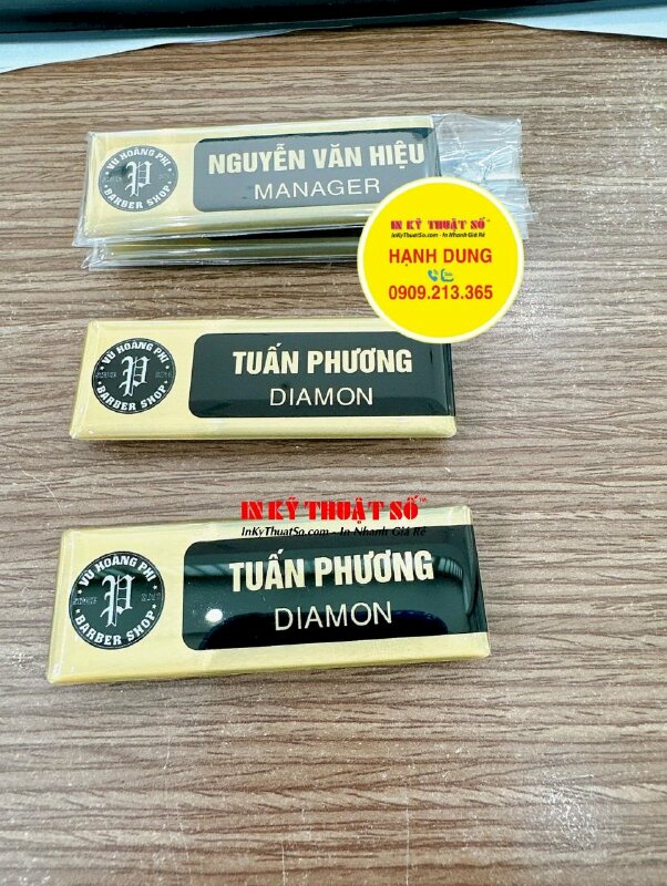 Làm bảng tên nhựa đổ keo gắn nam châm chức danh Manager, Diamon cho nhân viên Barber Shop tiệm tóc nam - INKTS1915